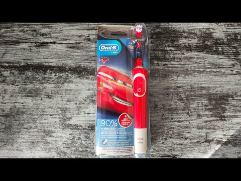 Видео: Детская электрическая зубная щетка Braun Oral-B Vitality Kids D100.413.2K Отзыв