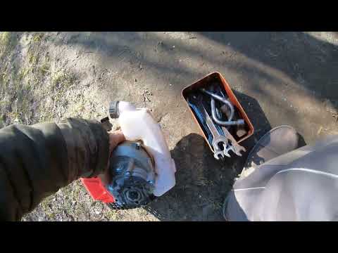 Видео: Установка двигателя мотокосы (бензокосы)на грохотную картофелекопалку. Автономный привод.Часть 1.