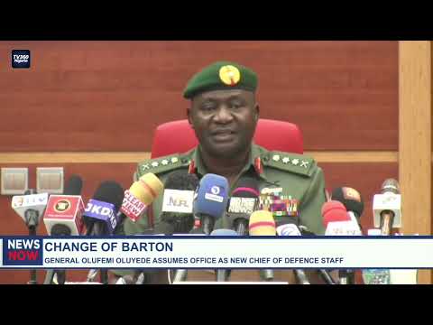 Видео: Генерал Олуфеми Олуеде вступил в должность нового начальника Генерального штаба обороны