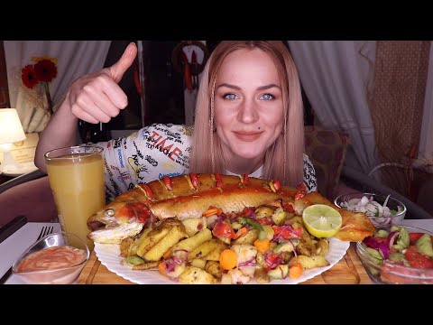 Видео: MUKBANG | Запеченная форель с овощами, салат | Baked trout with vegetables, salad не ASMR