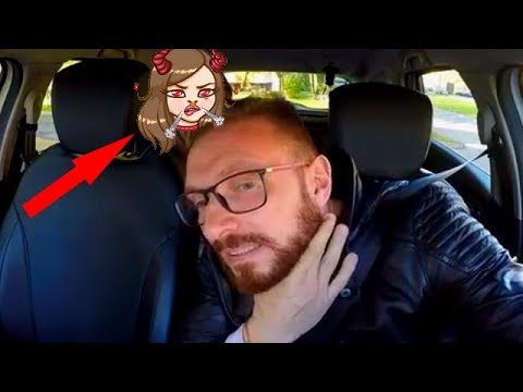 Видео: Красавица ударила таксиста / улетела за борт