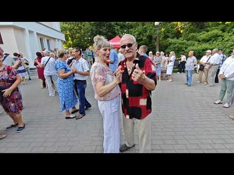 Видео: 18.08.24г..."Это ТЫ"... Олег Голубев... звучит на танцполе в Гомельском парке...