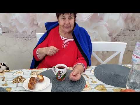 Видео: Стараемся не лежать ! Сделали мини пончики 🍩! Завтракаем