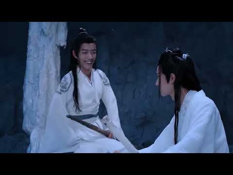 Видео: Вэйин был в опасности, Ланьчжан связал ему руку повязкой и с любовью посмотрел на него.