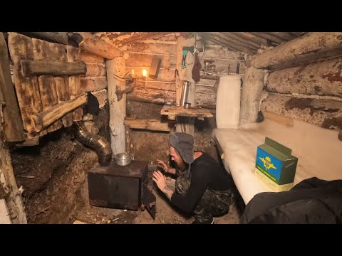 Видео: ЭКСТРЕМАЛЬНАЯ НОЧЁВКА В ЗЕМЛЯНКЕ - 40°С