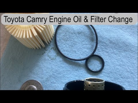 Видео: Замена масла и фильтра в двигателе Toyota Camry 2012–2017 годов выпуска (2,5 л, 4 цилиндра)