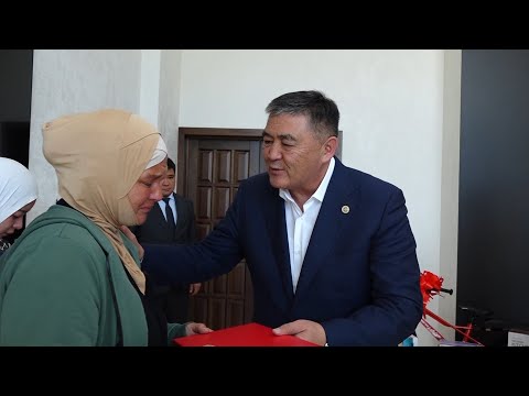 Видео: КАМЧЫБЕК ТАШИЕВ 7 БАЛАЛУУ ЖАЛГЫЗ БОЙ ЭНЕГЕ БАТИР БЕЛЕК КЫЛДЫ
