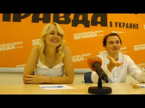 Видео: актеры скетчкома "Коли ми вдома"(Алена Алымова, Костя Войтенко)