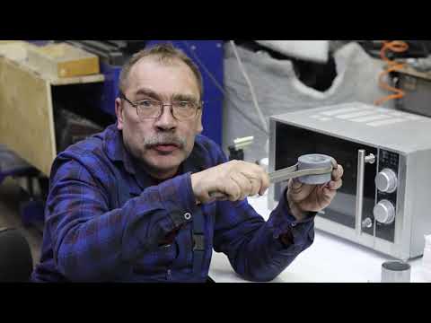 Видео: Плавим металл в микроволновке. Увеличенный тигель.