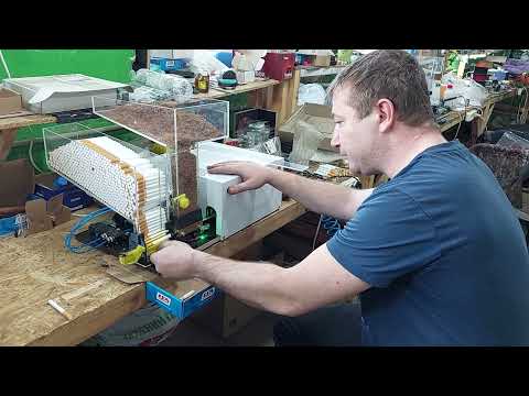 Видео: Модернизировали пневматический станок для набивки сигаретных гильз.