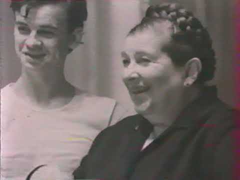 Видео: Ensemble "Berezka" Nadezhda Nadezhdina / Ансамбль Берёзка Надежда Надеждина