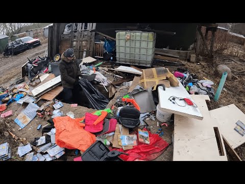 Видео: Люди бросают всё забирают только гаражи