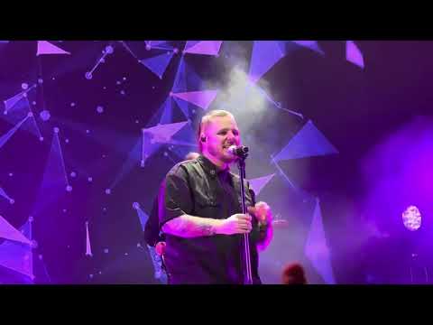 Видео: AMATORY - Дыши со мной (Live @ BASE, Moscow, 2024.12.05)