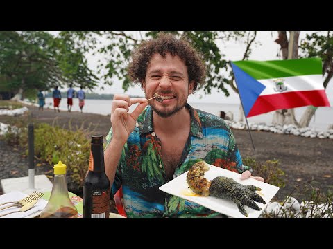 Видео: Пробуем уличную еду в Экваториальной Гвинее | Обезьяний суп? 😰🇬🇶🐊
