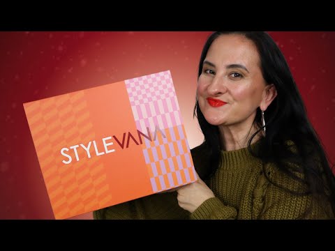 Видео: Распаковка адвент-календаря STYLEVANA 2025 + код скидки