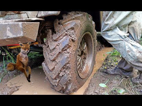 Видео: УАЗ на 40 тракторах. Первый выезд на бездорожье и первые поломки!