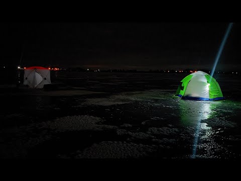 Видео: РЫБАЛКА НА ВИЛЕЙКЕ. ЛОВЛЯ ПЛОТВЫ В ПАЛАТКЕ. НОЧНАЯ РЫБАЛКА