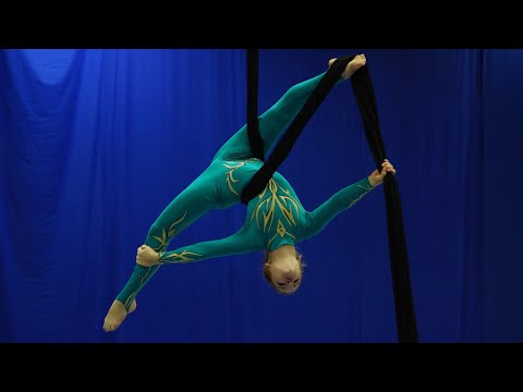 Видео: Сафонова  Софья 1 место любители воздушные полотна