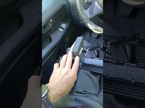 Видео: W447. Скрип в районе магнитолы. #w447 #vclass #Mercedes #вито #виано #тюнинг #улучшаем #Мерседес