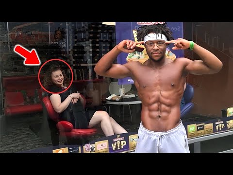 Видео: Почему женщины любят мускулистых мужчин