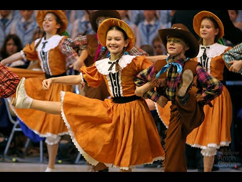 Видео: В стиле "кантри". Ансамбль Локтева. Country style. Ensemble Loktev.