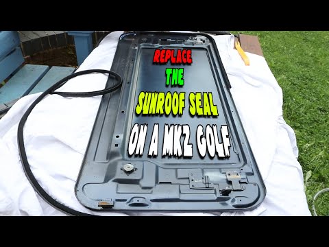 Видео: Как заменить уплотнитель люка на Golf MK2