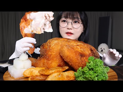 Видео: Хрустящая жареная целая курица🍗Mukbang ASMR