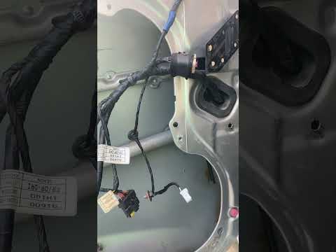 Видео: Kia Ceed 2008 замена стеклоподъемника