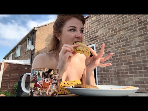 Видео: Драмы происходят в нашем саду в Англии! Я ищу спокойствия и отправляюсь из дома в ресторан.