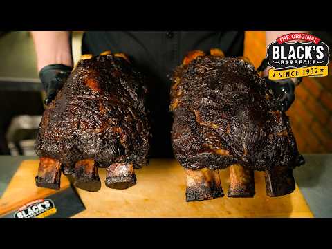 Видео: Как коптить говяжьи ребрышки (ребрышки динозавра)