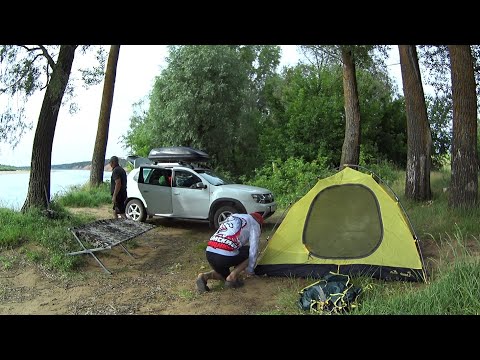 Видео: Рыбалка с ночевкой в палатке на Вятке.Ловля судака на Донки.Судаки гнут Донки.Ловля на Джиг.