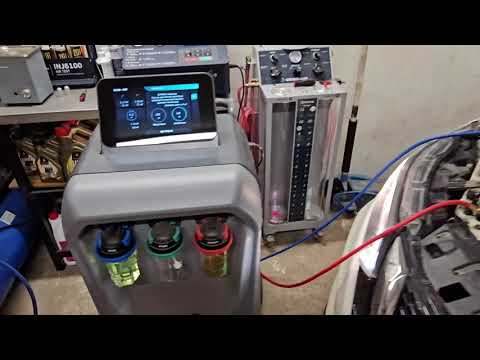 Видео: ✅️ Nissan Qashqai 2.0 2019 90000км: заправка кондиционера