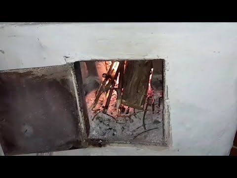 Видео: Печка в доме 