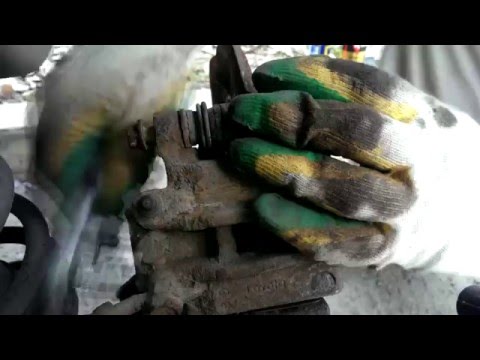 Видео: Смазка  направляющих тормозных суппортов Corolla e120