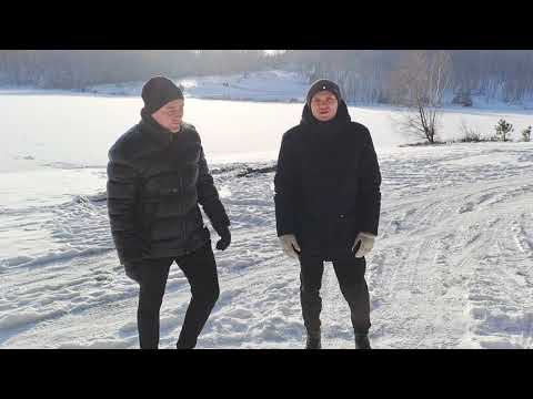 Видео: Обзор и сравнение Nissan Tiida 2008 Tekna мексика левый руль и Nissan Tiida 2010  Япония правый руль