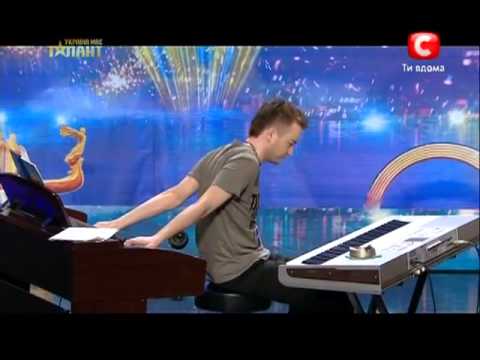 Видео: Полет шмеля так еще никто не играл