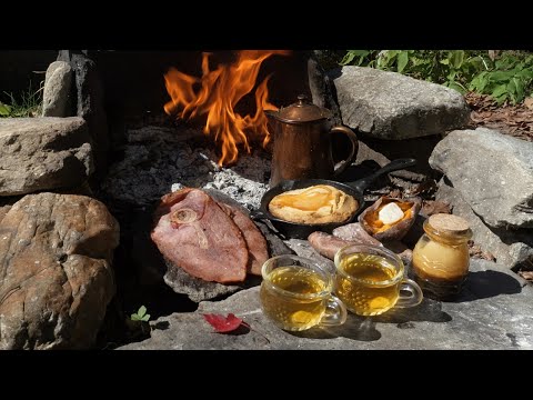 Видео: Блюда чероки в лесной глуши Аппалачей: вяленая ветчина, кукурузный хлеб, молотый на воде, сорго