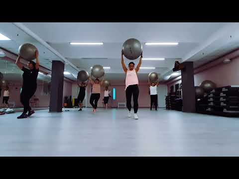 Видео: ФИТБОЛ ЦЕЛАЯ ТРЕНИРОВКА / ГРУППОВАЯ ТРЕНИРОВКА / УПРАЖНЕНИЯ С МЯЧОМ / FITBALL