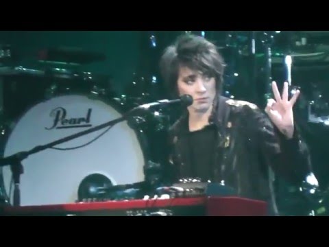 Видео: Земфира - Гора (Олимпийский) (03.04.2016)