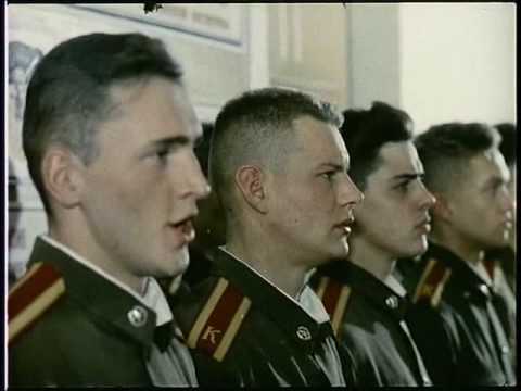 Видео: Кремлёвские курсанты образца 1997 года.