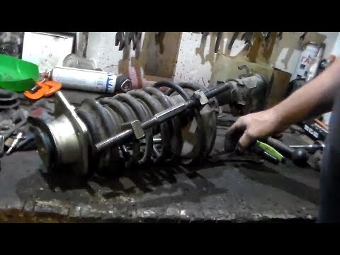 Видео: Замена опоры передней стойки фиат добло,