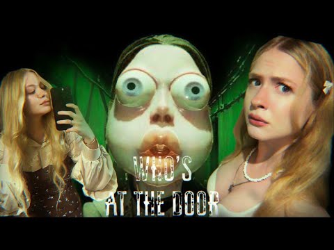 Видео: Who's at the door?| Совместный кошмар: сестры играют вместе!