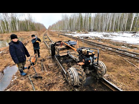 Видео: С детьми в ТАЙГЕ! Погода портится! Вывозим МЕТАЛЛ на мотоблоке по УЖД.