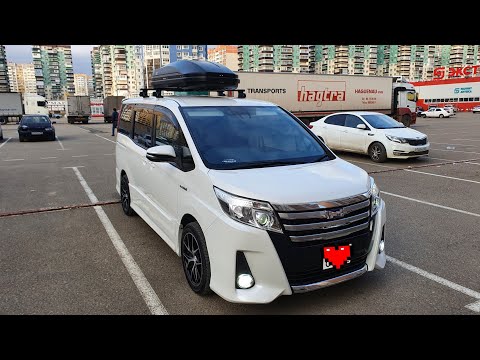 Видео: Toyota Noah/Voxy Hybrid ZWR80 1.8 краткий обзор...