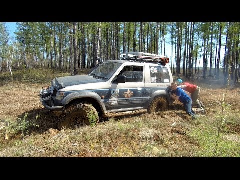 Видео: Off-Road по БОЛОТУ! Land Cruiser 80, Pajero 2, Нива. Карповские пороги - Никишиха. Часть 1