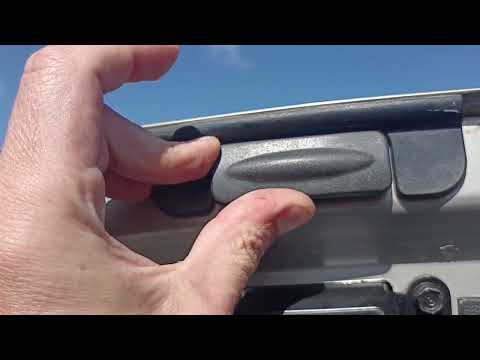 Видео: Замена кнопки открытия багажника 81260A5000 Kia Ceed JD (КИА СИД)