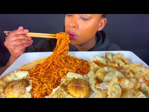 Видео: ASMR MUKBANG DUMPLINGS + SPICY FIRE NOODLES, НАСТОЯЩАЯ ЕДА ЗВУКИ, НЕ ГОВОРИТ 먹방 EATING SHOW