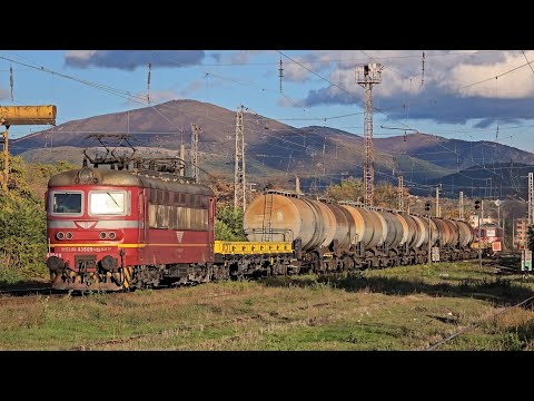 Видео: Лтв 30793 начело с 06 069 и 43 509 от Калофер за Стара Загора. 