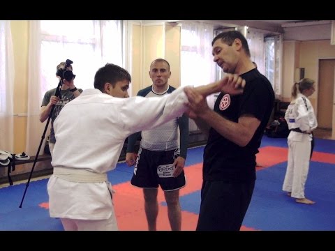 Видео: Джиу-джитсу. Защита и вращение. Кувырок. Управление.