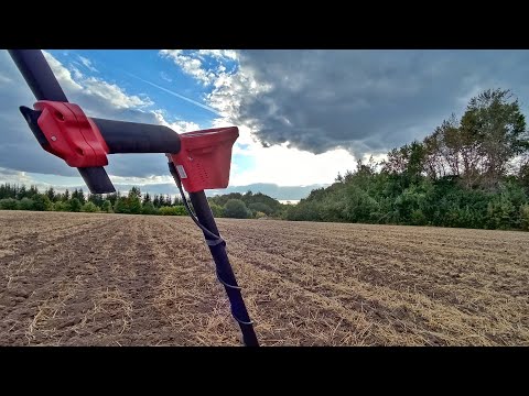 Видео: С металлоискателем VANQUISH 540 в поисках монет